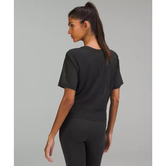 Lululemon Lightweight Mesh Reversible Yoga T-Shirt - 6 - Picture 2 of 4